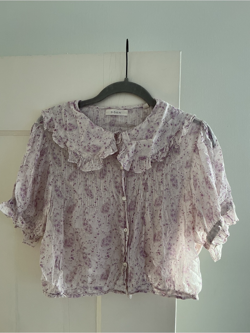 DOEN Lavender Floral Ruffle Button-Front Blouse